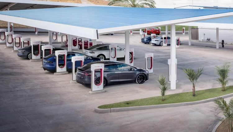 Tesla строи суперзарядна станция в Одрин