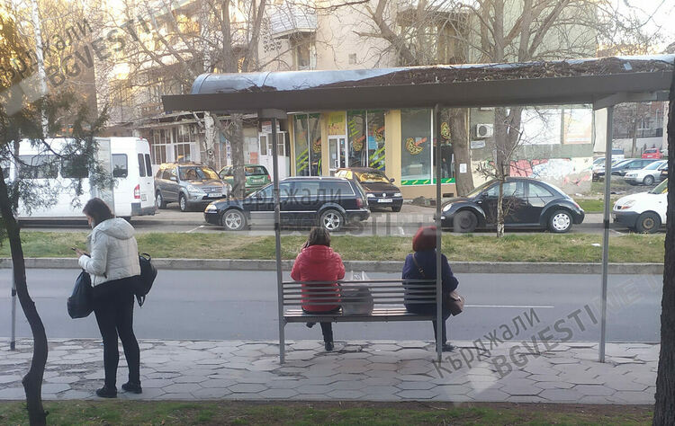 Автобуси и таксита в Кърджали ще се конкурират за пътниците, отказали се от колите си заради Синята зона