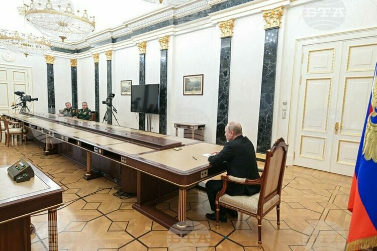 Две седмици след началото на войната в Украйна руснаците са забавени, но не са спрени