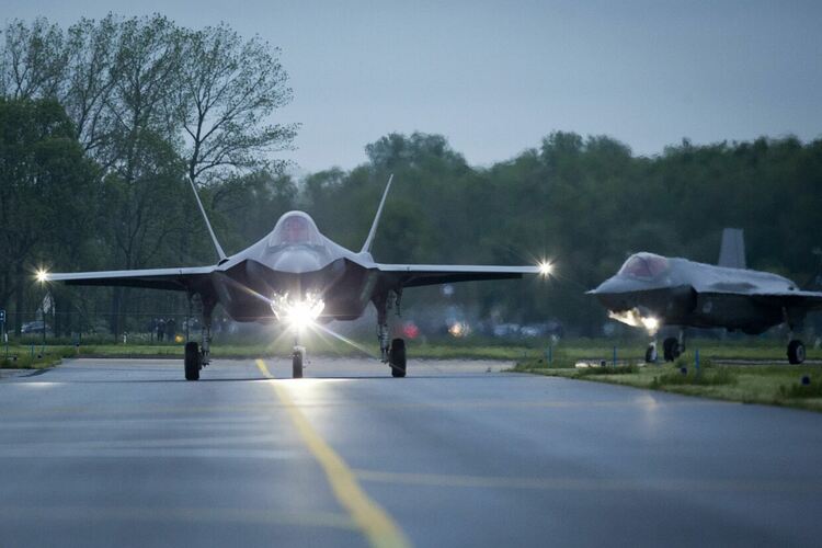 Как посрещат нидерландските F-35 от управляващата коалиция 