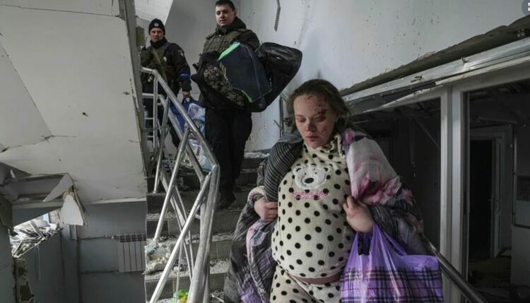 Как Мариана от Мариупол стана жертва не само на руските бомби, но и на руските лъжи