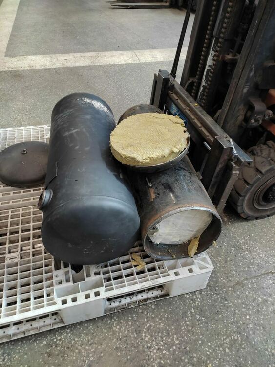 Домашен арест за мъжа, задържан с 12 кг марихуана в газова бутилка на кола