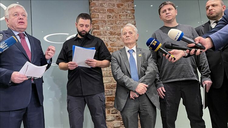 Украйна представи на Русия договор за гарантиране на сигурността ѝ на преговорите в Истанбул
