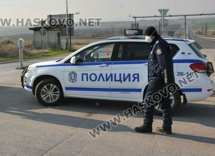 Задържаха трима с наркотици в Хасково и Димитровград, единият шофирал дрогиран