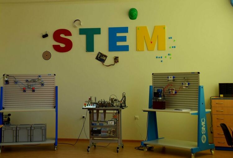 Заработи първият STEM център в Асеновград 