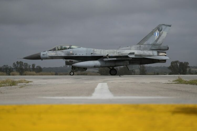 Вашингтон одобри продажбата на осем изтребителя F-16 на България