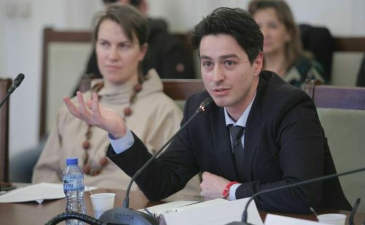 Истинската новина зад скандалното видео на министъра на културата Атанас Атанасов