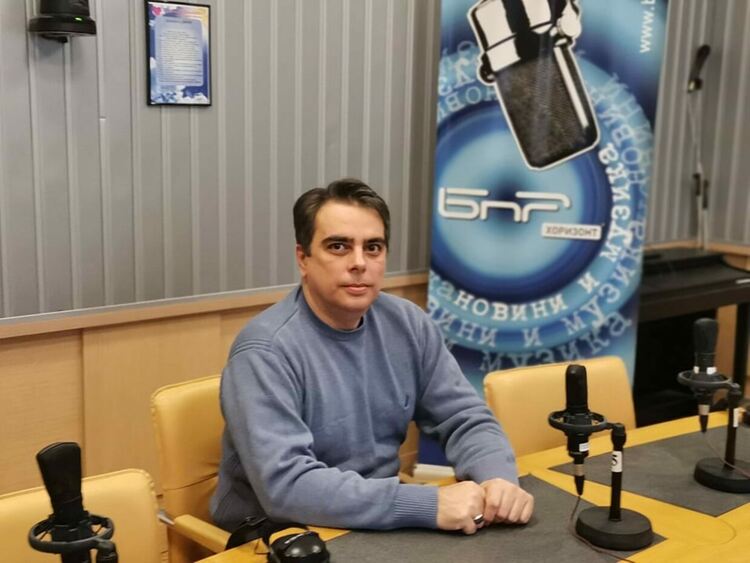 Асен Василев: До две седмици ще излезем с общ антикризисен пакет