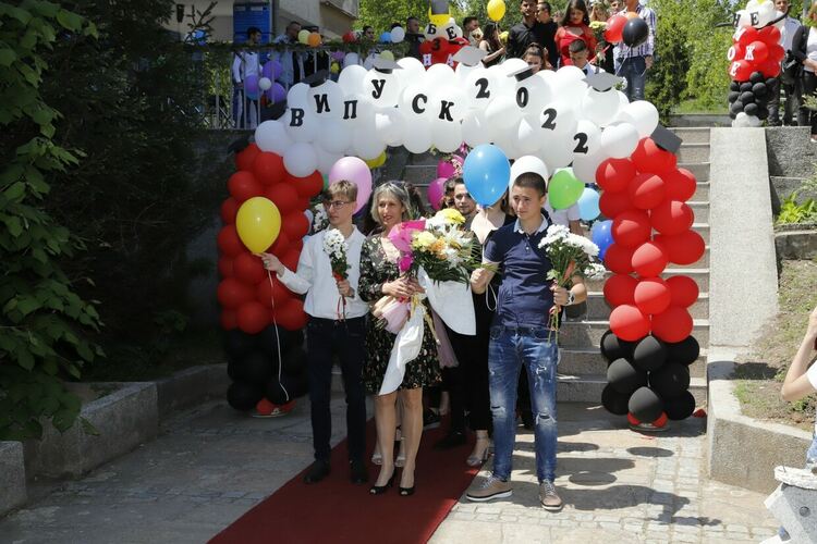ПГТ:На добър час, абитуриенти!