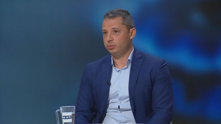 Делян Добрев: Правителството купува руски газ през посредници, за да взима комисионни