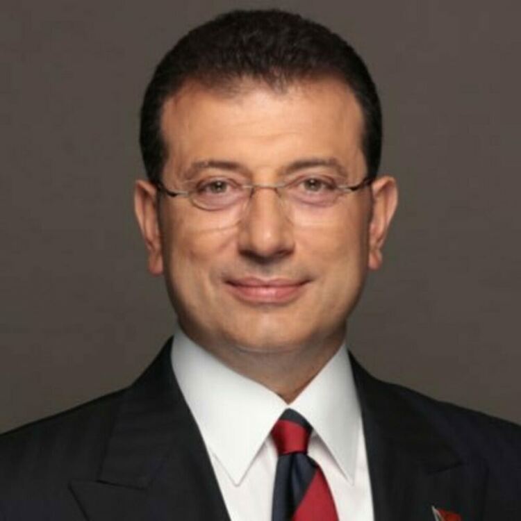 Кметът на Истанбул - с най-големи шансове срещу Ердоган на избори, според анкета