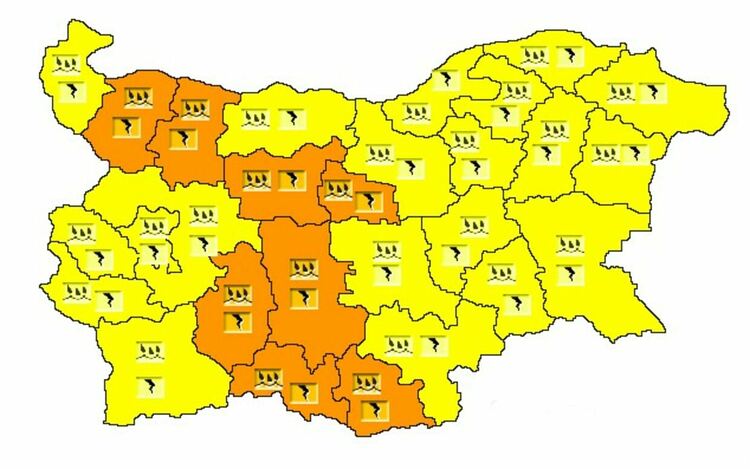 Бурно време в събота