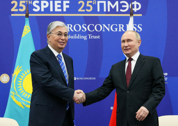 Как заради ''руския Давос'' спря износът на казахстански нефт през Русия