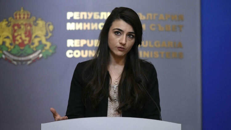 Лена Бориславова: Решението за руските дипломати е на Външното министерство, не на кабинета