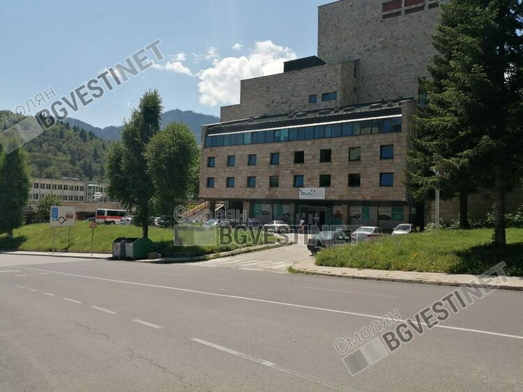 С пълно единодушие Общинският съвет одобри платените зони за паркиране в Смолян. Колко ще ни струва? /обновена/