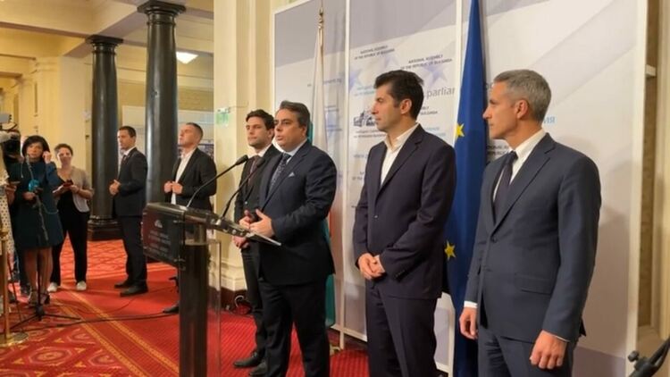 Окончателно: Асен Василев връща мандата