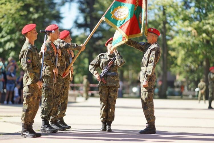 МО обяви конкурс за приемане на военна служба в Сухопътните войски