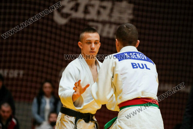 Христо Христов представя хасковската джудо школа на Балканиадата в Пазарджик