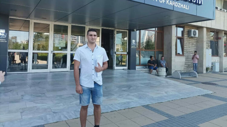 Внесоха подписката за басейна в Кърджали. Само трима дойдоха за подкрепа