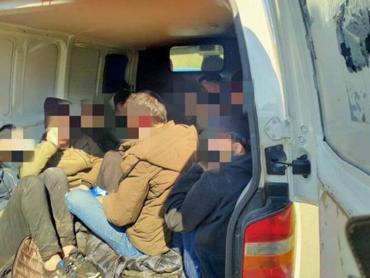 Заловиха трафикант на иранци