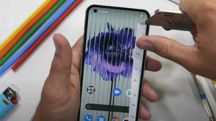 Колко здрав е Nothing Phone (1)
