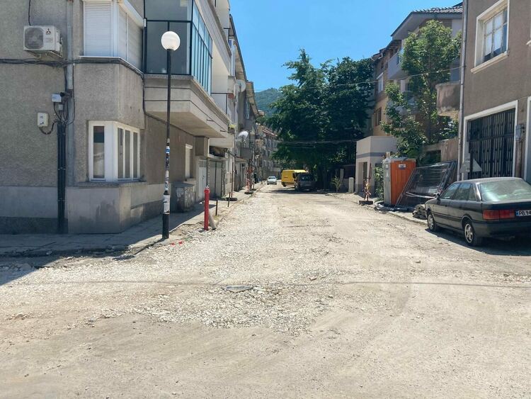 Започва асфалтирането на ул. "Драгоман" в Асеновград 
