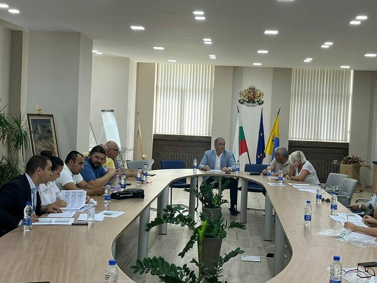Кметът на Асеновград проведе консултации за съставите на СИК