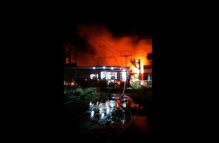 Без ток и вода в голяма част от Източна Украйна, ударена е една от най-големите ТЕЦ