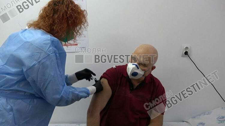 Адаптирани към Омикрон двувалентни ваксини срещу COVID-19 вече има и в Смолян