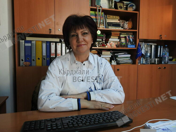Цвета Караянчева и кандидатите за народни представители от ГЕРБ с поздрав за Деня на Независимостта