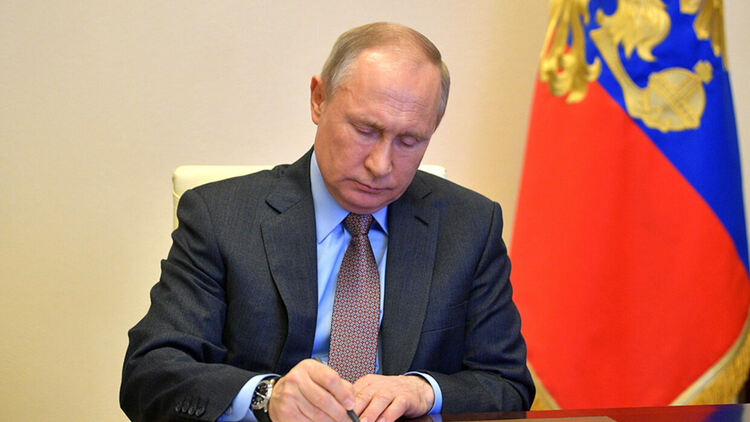 Путин подписа законите за анексиране на четирите украински региона