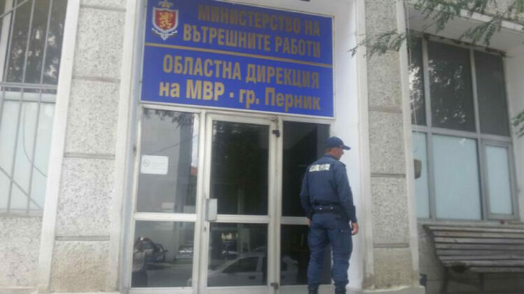 Причините за пътнотранспортно произшествие изясняват служители от РУ – Брезник