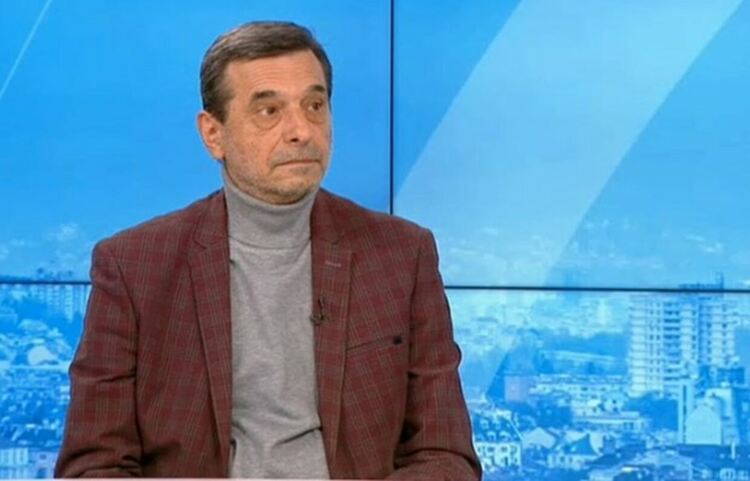 Димитър Манолов: Прокарва се политика, която замразява доходите