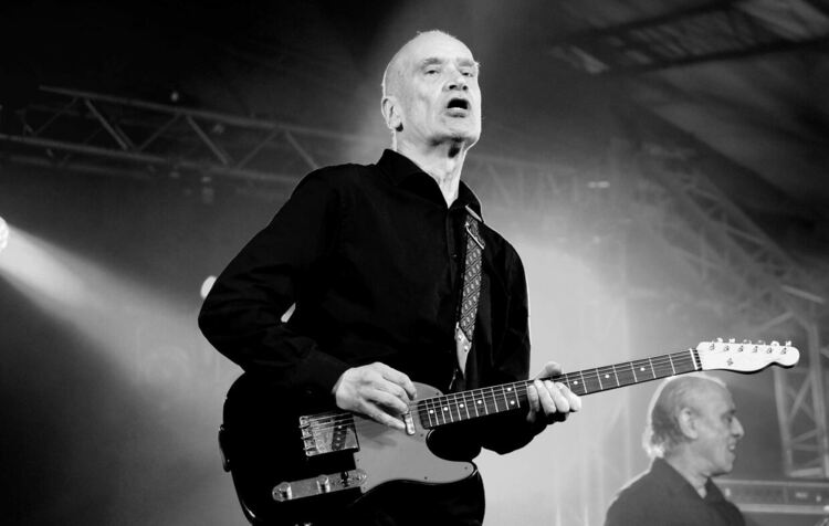 Почина звездата от "Игра на тронове" и легенда от Dr. Feelgood Уилко Джонсън
