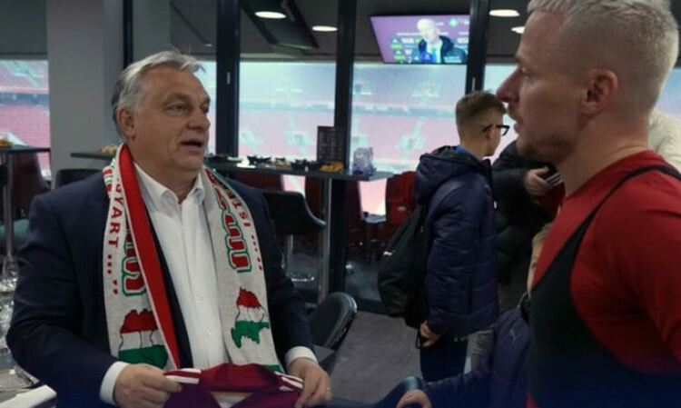 Скандалният шал с "Велика Унгария" на Виктор Орбан 