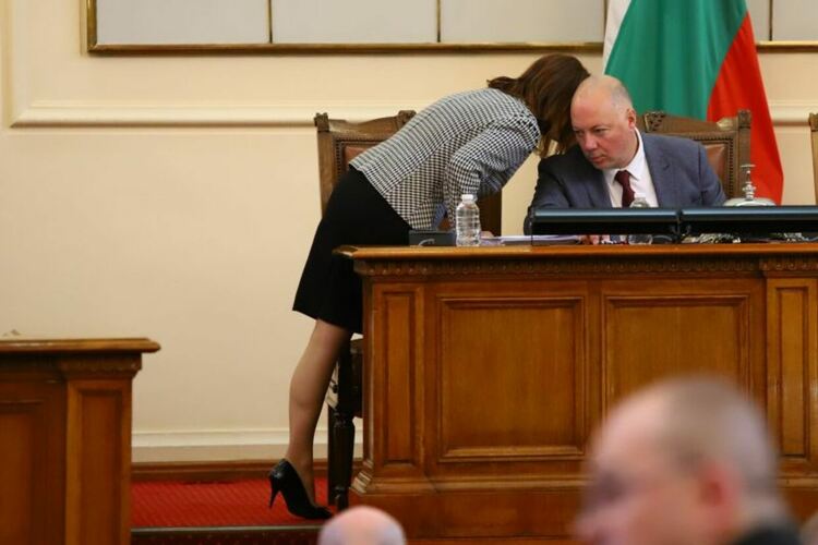 ГЕРБ, БСП и ДПС ще прекрояват Изборния кодекс и днес