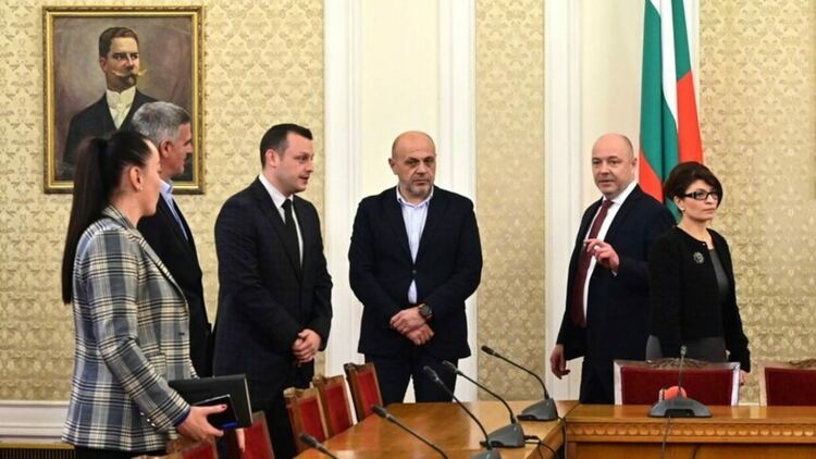 ГЕРБ и "Български възход" заговориха за търсене на коалиция и конституционно мнозинство