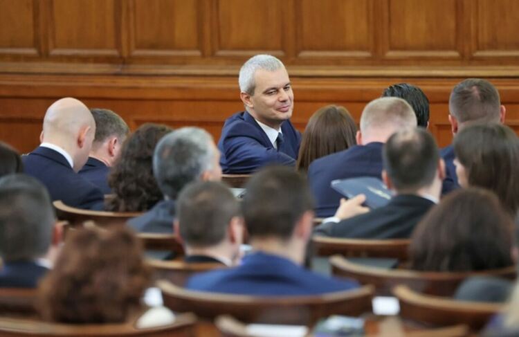 БСП ще се отзове на покана за преговори за втория мандат, "Възраждане" - не