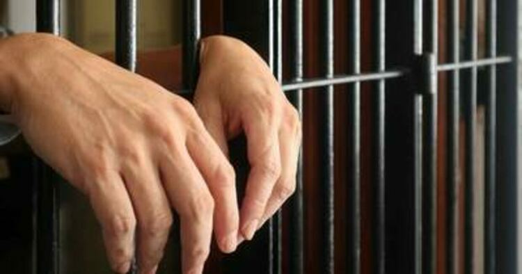 Полицията разкри по горещи следи двама измамници, взели 5000 лева от девинчанка
