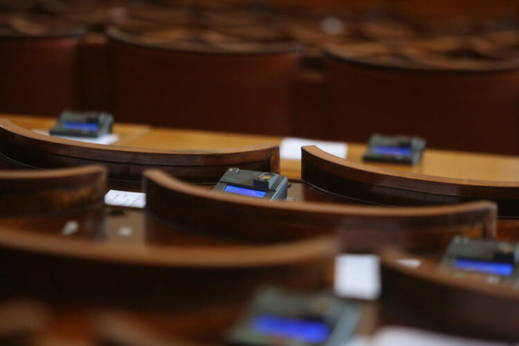 НС се събира извънредно утре, ще изслуша външния министър за побоя в Охрид