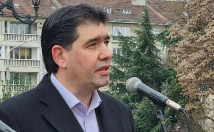 И БСП-София се обяви срещу Нинова