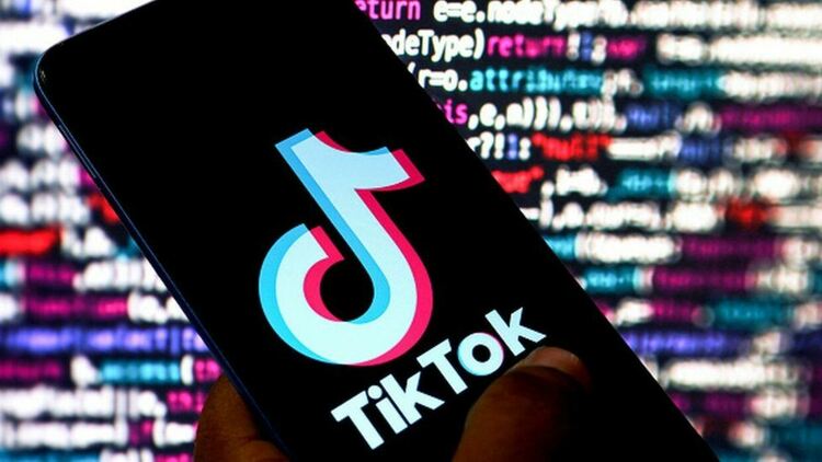 Шпионира ли TikTok? САЩ и Канада наредиха деинсталиране на китайското приложение