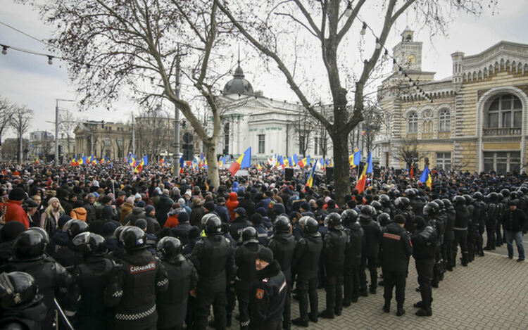 Антиправителствен протест в Кишинев с проруски тон