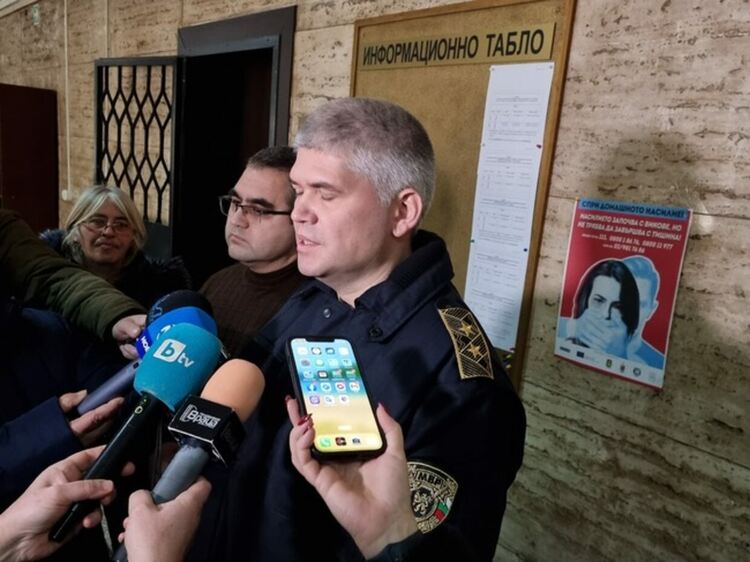 Между 300 и 400 хиляди лева са откраднати от инкасо автомобила във Враца