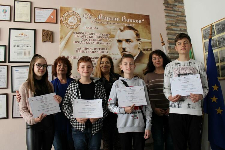 Ученик от „Йовков“ е шести в България на финалния кръгна състезанието по финансова грамотност