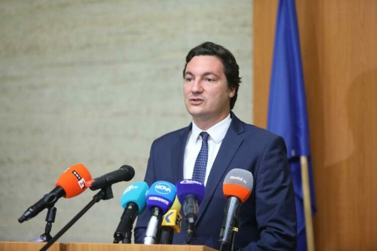  Комисия ще разследва висшите етажи на властта за корупция