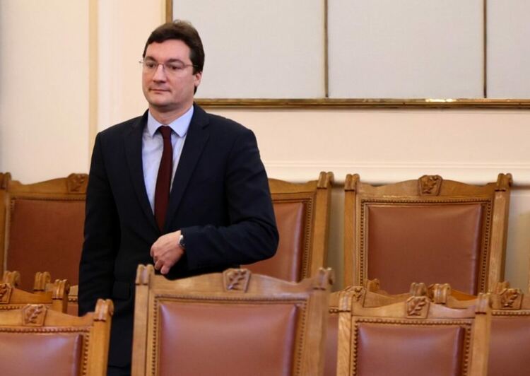Депутатите изслушват правосъдния министър за охраната на Сарафов и къде живее Гешев 