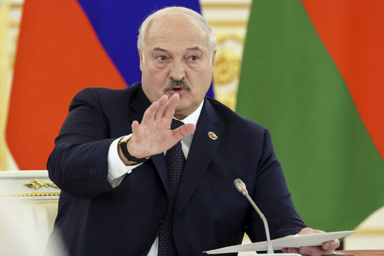 Лукашенко обяви, че  Беларус в готова да противодейства на евентуален бунт, подкрепен от Полша
