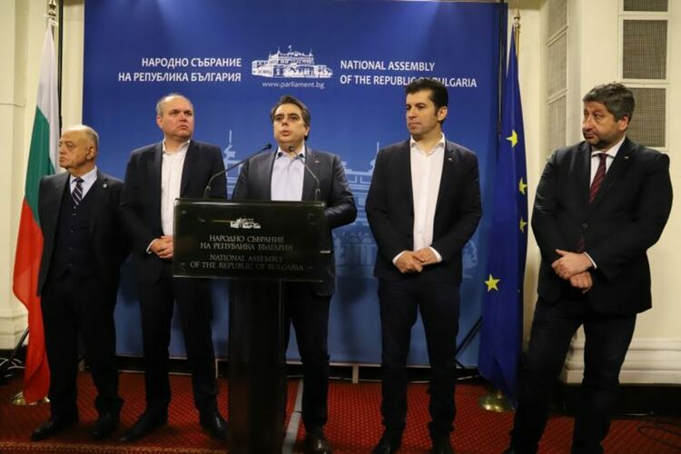 Петков, Иванов, Атанасов и Панев ще водят групата на ПП-ДБ в НС