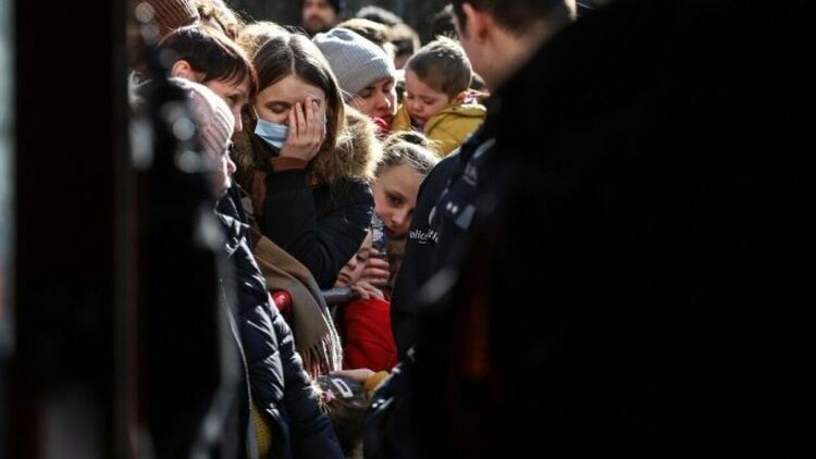 НДК светва в синьо по случай Световния ден на бежанците